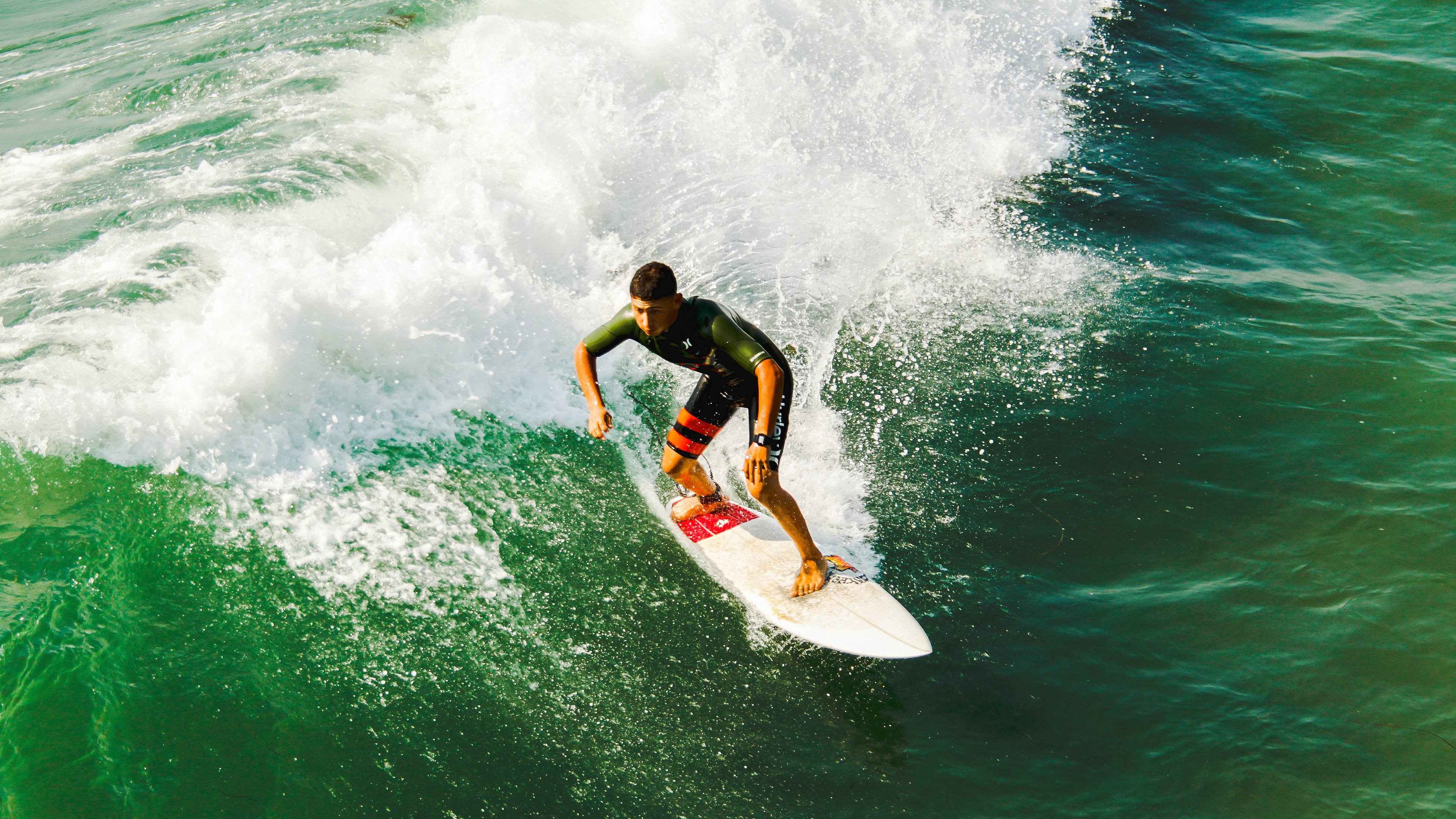霍特·巴雷特:凭借独特的视野和决策能力,他成为全黑队比赛中的关键人物