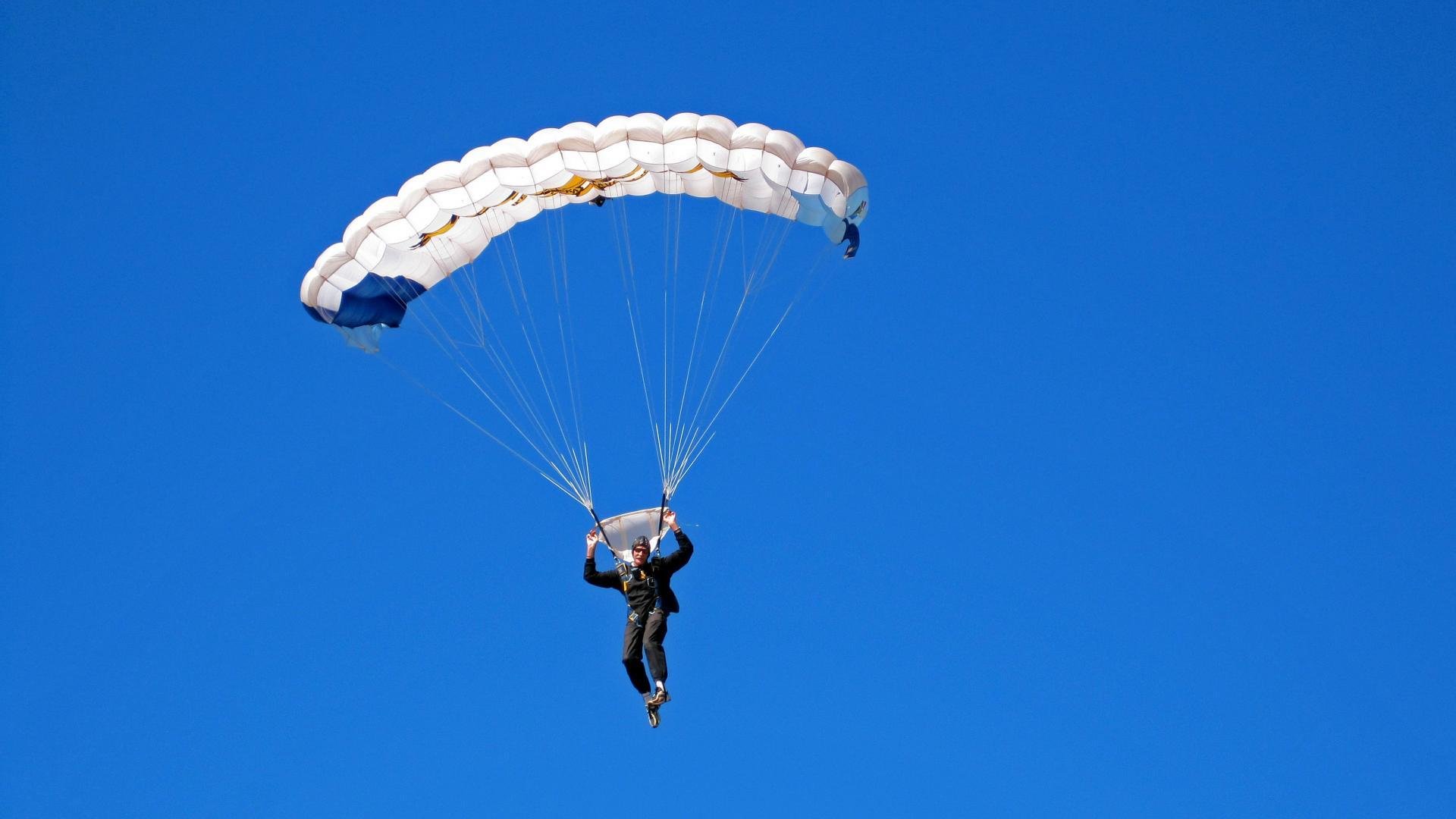 mksports官网-巴菲特“放弃”王传福，投资界深思