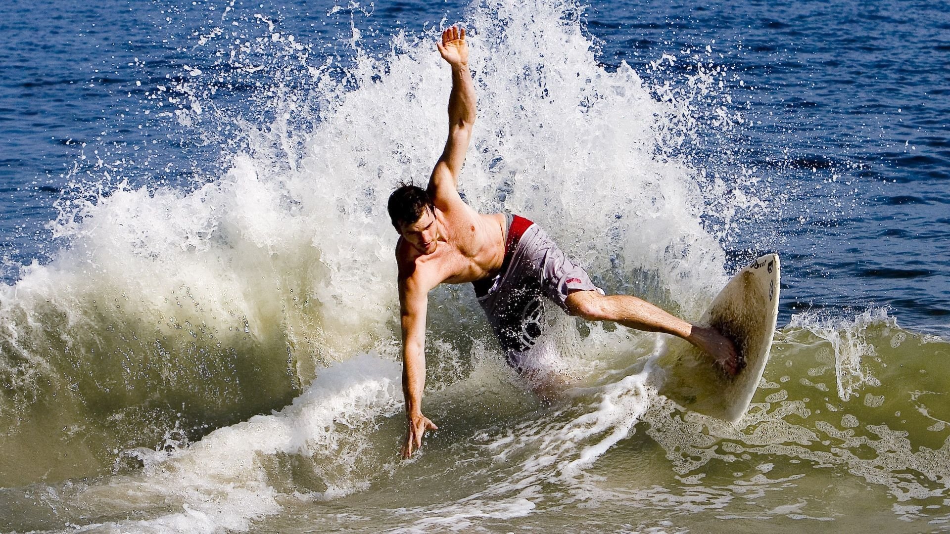 市场风格切换？成长股借芯片题材再度崛起，成长股优点